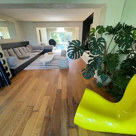 Guesthost - Charming Pool Porto Rotondo