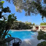 Διαμέρισμα Guesthost - Charming Pool *