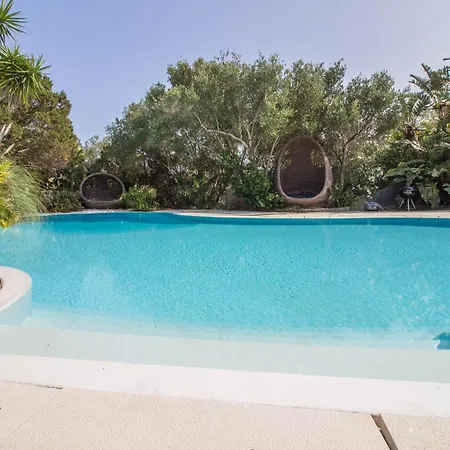 Guesthost - Charming Pool