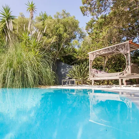 Guesthost - Charming Pool